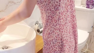 Insatiable Hentai Schoolgirl On Her Period In Dirty Toilet
