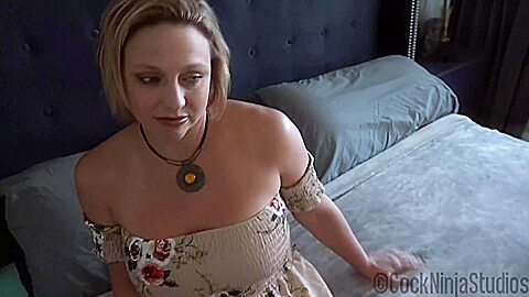 Große Brüste MILF Stiefmutter fickt eifersüchtigen Stiefsohn