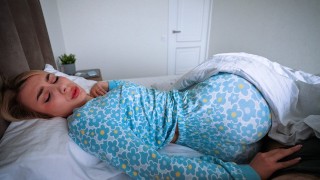 MILF Stepmom Wakes Me Up with Her Perfect Morning Blowjob