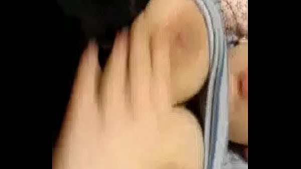 Chilena jugando