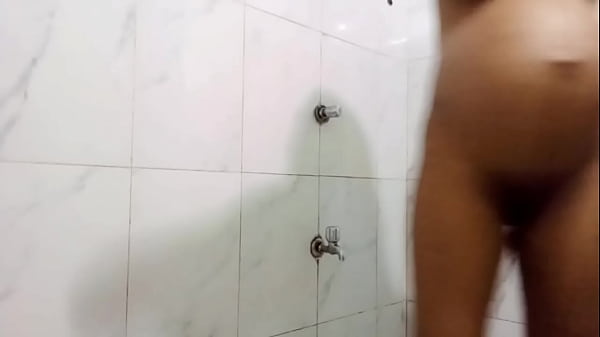 Pregnant Stepmom wants anal while She Bathing