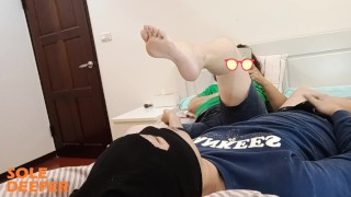 High arch, sole licking