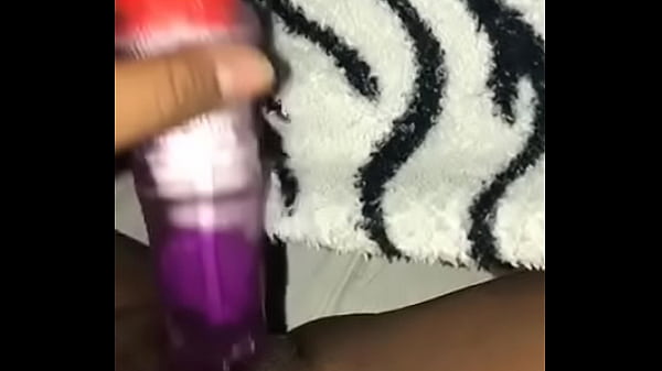 Rous con su dildo