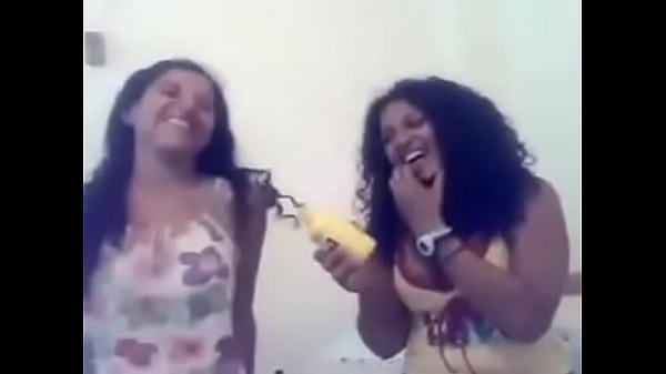 بنات متناكة بتهزر مع بعض و كلام يهيج – سكس عربي