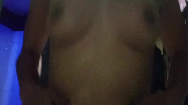 Flaca con ricas tetas me cabalga