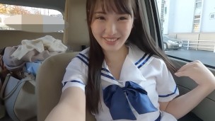 Idol’s Surprise Ride: Backseat Blowjob & Handjob from a Cute Japanese Cutie