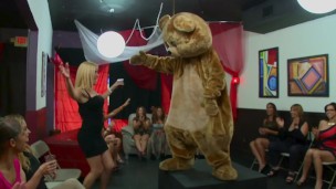 Sexy Bear Cub’s Insatiable Appetite for Cock Leaves Her Hungry for More in Steamy Threesome