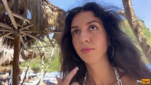 Hottie sucks my dick on a public beach and walks along the shore with cum on her face – Cumwalk