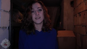 Deepthroat Bargain – She Sucks for Heavy Box Delivery